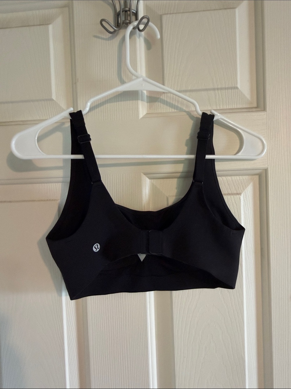 lululemon athletica Black-Closure Sports Bra light support. size 8